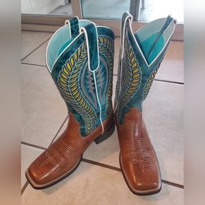 Women's Ariat wide square toe boots